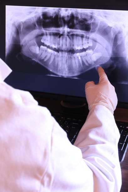 Best Emergency Dental Services for Seniors in Flora, IL